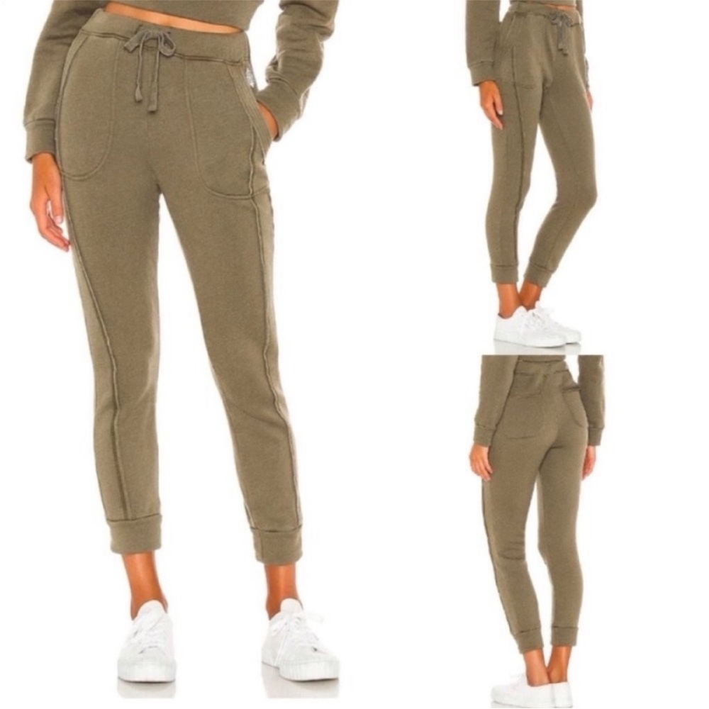 🎁NWOT FP Movement Work it out olive green fleece joggers.